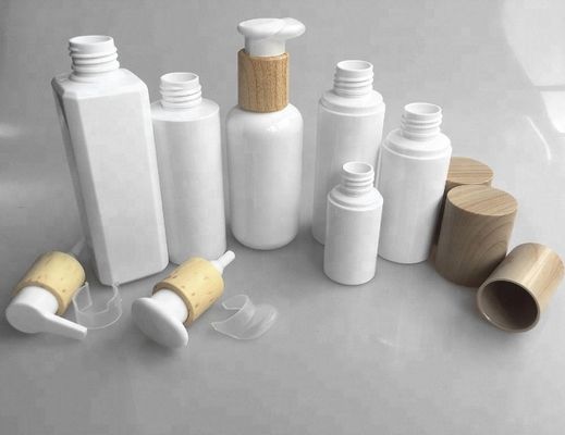 ACARICIE la botella de agua cosmética plástica del cuidado de piel de la botella de los sistemas con el casquillo de bambú de madera