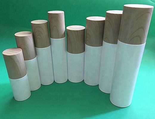 ACARICIE la botella de agua cosmética plástica del cuidado de piel de la botella de los sistemas con el casquillo de bambú de madera